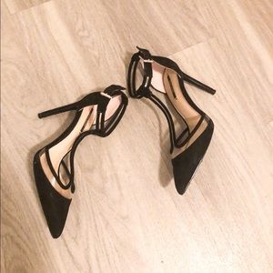 Zara Black Pumps Size 7 (lightly worn)